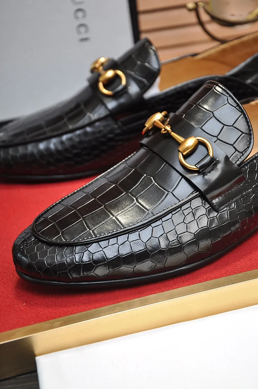 Men's shoes 💰520💶【GUCCI】 (High-end Niuli) New 🍀Gucci* - top version Gucci Peas shoes! Made of imported original cowhide, the inner top layer is comfortable cowhide lining! Original wear-resistant rubber outsole! High quality products! Code number 38-44!